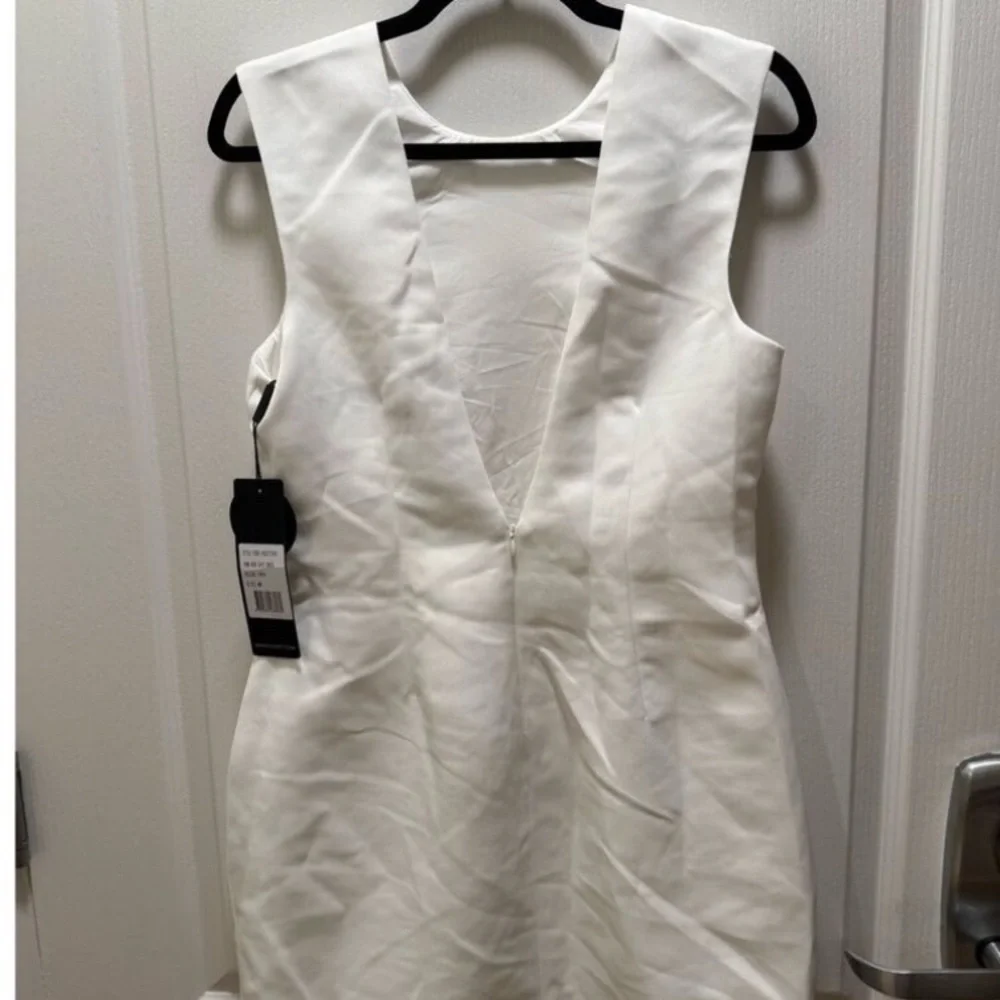 Elliatt Rose Bow White Dress with Bow and Pearl Accents NWT 🤍🤍🤍 - Picture 9 of 10